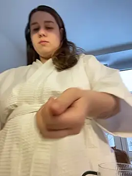 Snapshot of SuzieMurray chatting on January 14, 2026, 7:23 am SuzieMurray online show from January 14, 2026, 7:23 am