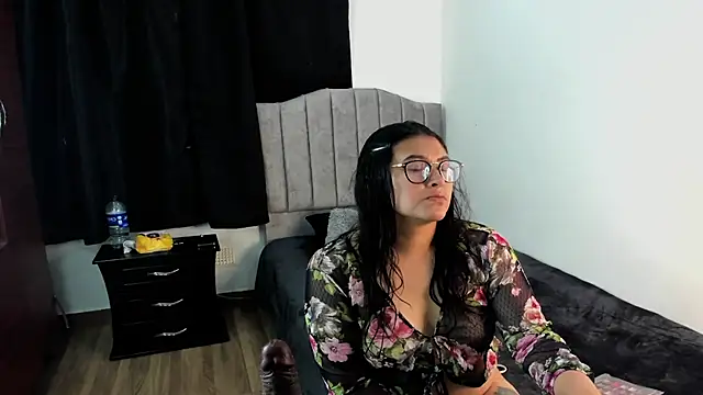 Snapshot of lorymoon chatting on January 11, 2025, 6:44 pm lorymoon online show from January 11, 2025, 6:44 pm