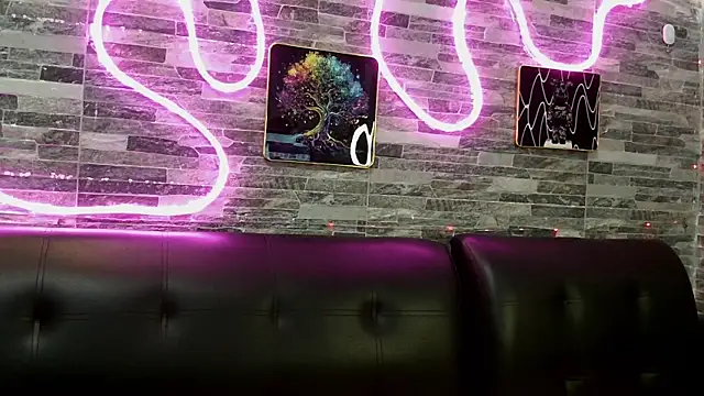 Laurentdupont04 online show from April 4, 2026, 11:39 am