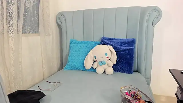 Snapshot of AlexaFoxy18 chatting on November 26, 2025, 7:19 am AlexaFoxy18 online show from November 26, 2025, 7:19 am