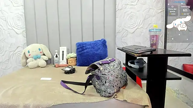 AlexaFoxy18 online show from May 31, 2026, 7:03 am