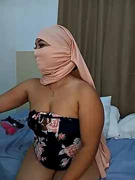 Snapshot of Kendra_Kait chatting on February 19, 2025, 12:14 am Kendra Kait online show from February 19, 2025, 12:14 am