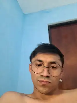 Snapshot of charlesss19 chatting on November 4, 2025, 10:46 pm charlesss19 online show from November 4, 2025, 10:46 pm