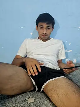 Snapshot of charlesss19 chatting on November 18, 2025, 6:11 pm charlesss19 online show from November 18, 2025, 6:11 pm