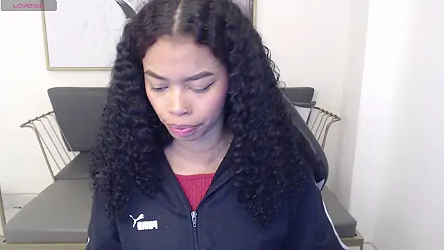 Snapshot of Shenna_brunette_ chatting on February 19, 2025, 1:06 pm Shenna brunette online show from February 19, 2025, 1:06 pm