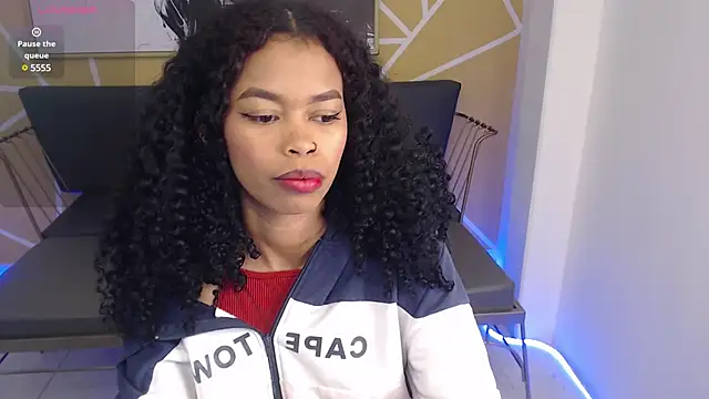 Snapshot of Shenna_brunette_ chatting on March 3, 2025, 1:01 pm Shenna brunette online show from March 3, 2025, 1:01 pm