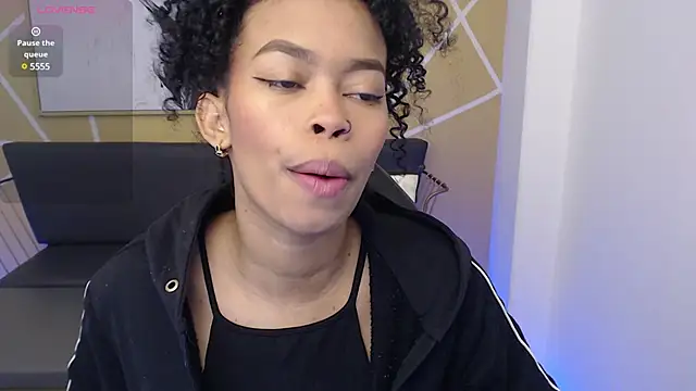 Snapshot of Shenna_brunette_ chatting on March 7, 2025, 1:07 pm Shenna brunette online show from March 7, 2025, 1:07 pm