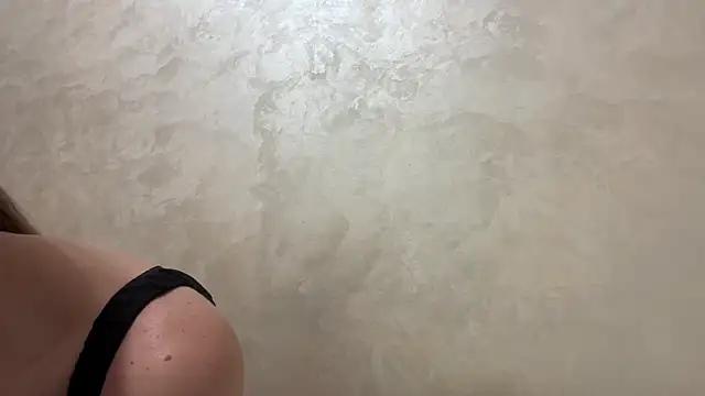 Snapshot of CaitlinaJayne23 chatting on November 14, 2025, 4:38 am CaitlinaJayne23 online show from November 14, 2025, 4:38 am