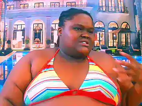 Snapshot of EbonyHotBuns chatting on May 11, 2026, 5:09 am EbonyHotBuns online show from May 11, 2026, 5:09 am