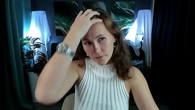 Snapshot of MichelleOrtis chatting on November 7, 2025, 6:18 am MichelleOrtis online show from November 7, 2025, 6:18 am