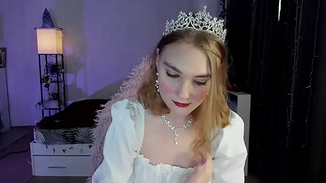 Snapshot of ReddHotPipper chatting on November 1, 2025, 2:40 am ReddHotPipper online show from November 1, 2025, 2:40 am