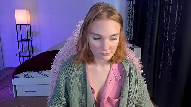 Snapshot of ReddHotPipper chatting on October 18, 2025, 2:46 am ReddHotPipper online show from October 18, 2025, 2:46 am