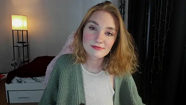 Snapshot of ReddHotPipper chatting on October 15, 2025, 2:32 am ReddHotPipper online show from October 15, 2025, 2:32 am