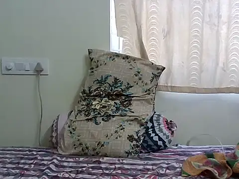 nick05inch online show from December 2, 2025, 6:15 am