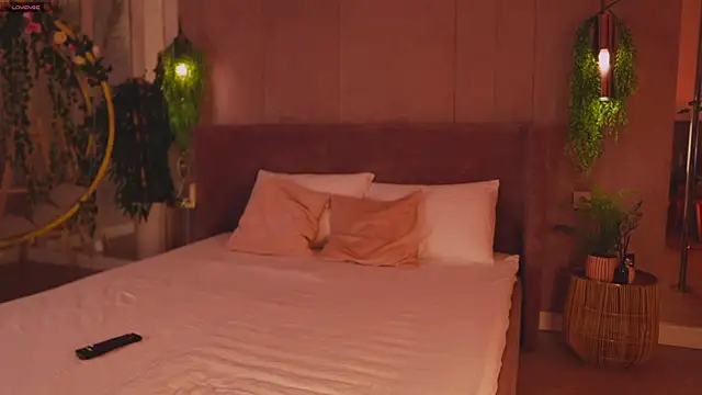 Snapshot of Smiley_Mia chatting on November 14, 2025, 5:11 am Smiley Mia online show from November 14, 2025, 5:11 am