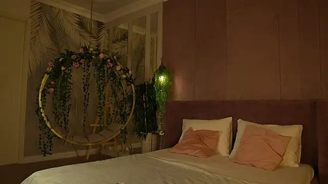 Snapshot of Smiley_Mia chatting on November 6, 2025, 5:11 am Smiley Mia online show from November 6, 2025, 5:11 am