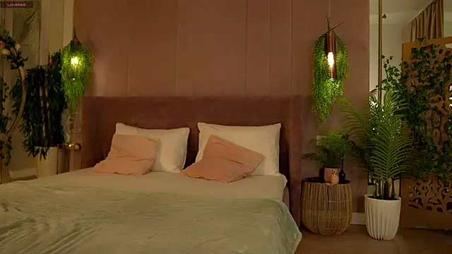 Snapshot of Smiley_Mia chatting on November 7, 2025, 6:40 am Smiley Mia online show from November 7, 2025, 6:40 am