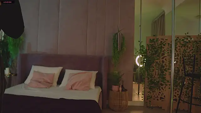 Snapshot of Smiley_Mia chatting on November 20, 2025, 5:08 am Smiley Mia online show from November 20, 2025, 5:08 am