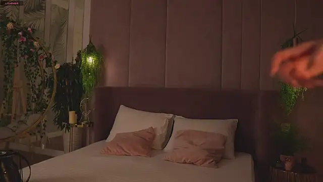 Snapshot of Smiley_Mia chatting on November 30, 2025, 5:08 am Smiley Mia online show from November 30, 2025, 5:08 am