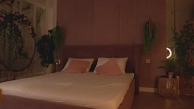 Snapshot of Smiley_Mia chatting on November 11, 2025, 5:02 am Smiley Mia online show from November 11, 2025, 5:02 am