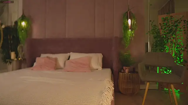 Snapshot of Smiley_Mia chatting on November 29, 2025, 5:07 am Smiley Mia online show from November 29, 2025, 5:07 am