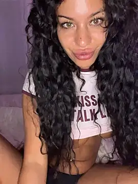 AlyssaHottv  online show from April 8, 2026, 10:11 pm