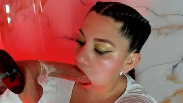 hade cute online show from March 19, 2026, 5:24 pm