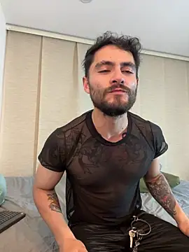 Snapshot of Drogamma chatting on November 18, 2025, 12:48 am Drogamma online show from November 18, 2025, 12:48 am