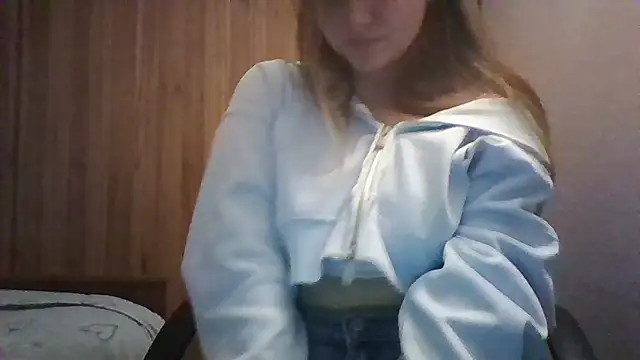 Evasapples online show from May 7, 2026, 7:17 pm