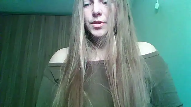 Evasapples online show from March 15, 2026, 8:27 pm