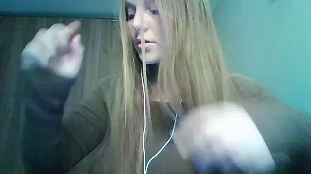 Evasapples online show from April 13, 2026, 11:58 am