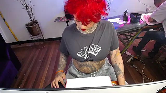 tatouagendecouple online show from November 21, 2025, 6:45 am