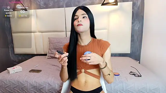 Snapshot of Realbadbxtch chatting on December 4, 2025, 4:06 pm Realbadbxtch online show from December 4, 2025, 4:06 pm