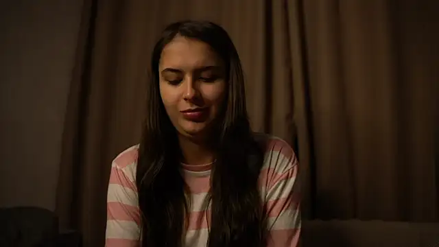 Snapshot of elisa_moon chatting on December 2, 2025, 3:14 pm elisa moon online show from December 2, 2025, 3:14 pm