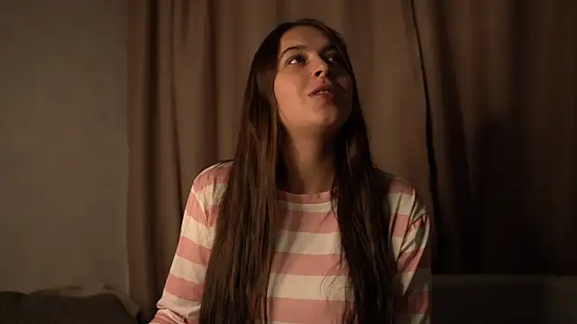 Snapshot of elisa_moon chatting on October 31, 2025, 11:51 am elisa moon online show from October 31, 2025, 11:51 am