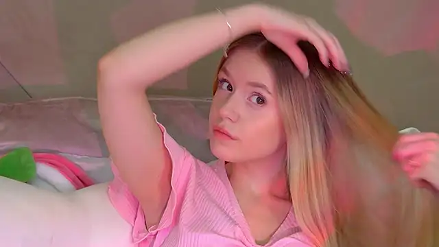 Snapshot of MilanaBalmain chatting on November 15, 2025, 6:06 am MilanaBalmain online show from November 15, 2025, 6:06 am