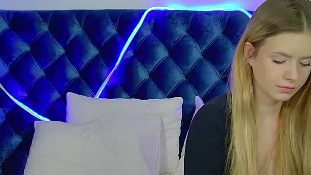 Snapshot of MilanaBalmain chatting on November 23, 2025, 4:55 am MilanaBalmain online show from November 23, 2025, 4:55 am