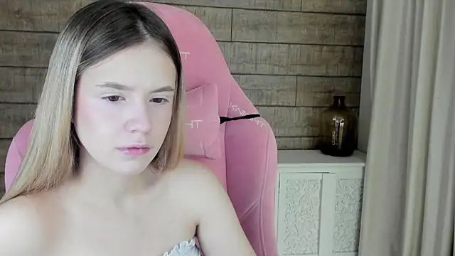 Snapshot of MilanaBalmain chatting on November 22, 2025, 4:22 am MilanaBalmain online show from November 22, 2025, 4:22 am