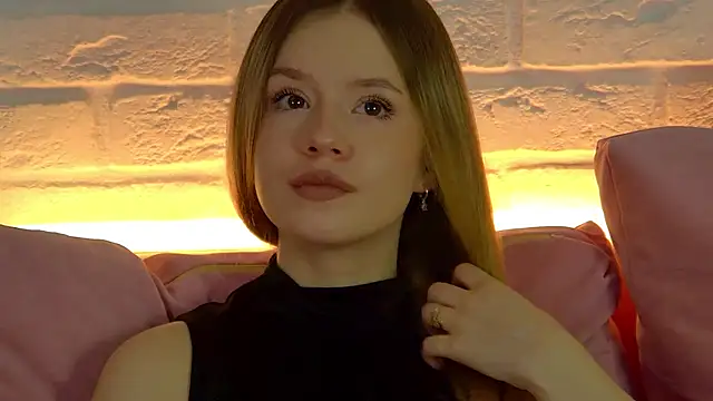 Snapshot of MilanaBalmain chatting on December 1, 2025, 4:46 am MilanaBalmain online show from December 1, 2025, 4:46 am