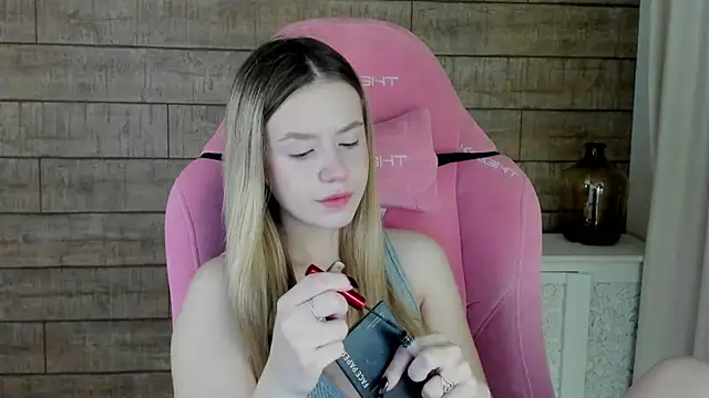 Snapshot of MilanaBalmain chatting on November 16, 2025, 4:28 am MilanaBalmain online show from November 16, 2025, 4:28 am