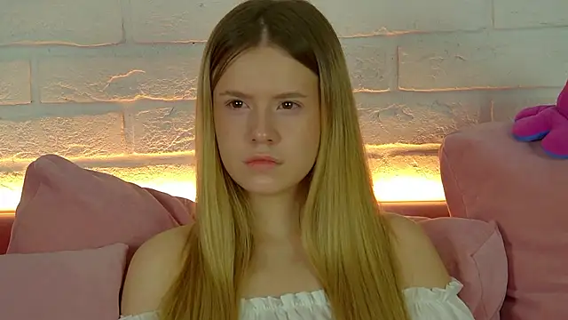 Snapshot of MilanaBalmain chatting on December 2, 2025, 4:58 am MilanaBalmain online show from December 2, 2025, 4:58 am