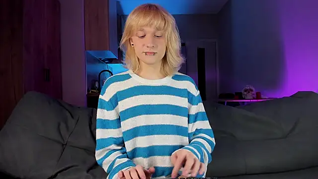 Snapshot of Gregory_Byyrd chatting on March 11, 2025, 7:36 pm Gregory Byyrd online show from March 11, 2025, 7:36 pm