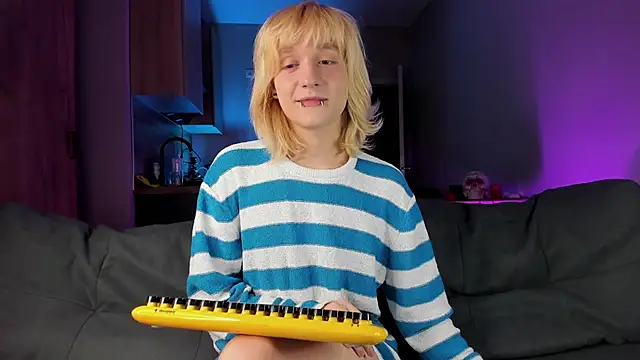 Snapshot of Gregory_Byyrd chatting on March 8, 2025, 7:42 pm Gregory Byyrd online show from March 8, 2025, 7:42 pm