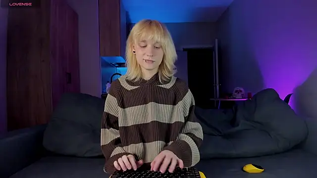 Snapshot of Gregory_Byyrd chatting on March 19, 2025, 7:06 pm Gregory Byyrd online show from March 19, 2025, 7:06 pm