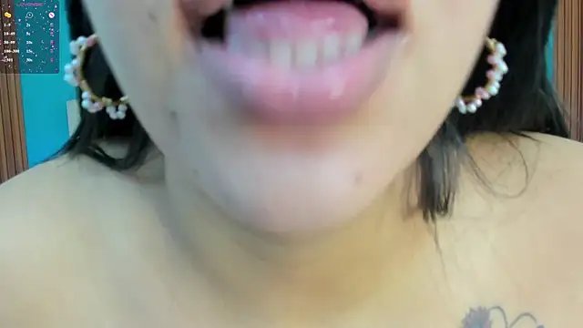 Snapshot of estrella_bigboobs14 chatting on June 25, 2026, 5:12 am estrella bigboobs14 online show from June 25, 2026, 5:12 am