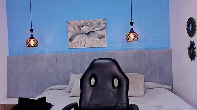 estrella bigboobs14 online show from April 23, 2026, 10:22 am