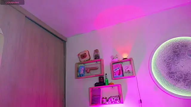 cherrybom969 online show from April 18, 2026, 5:10 am