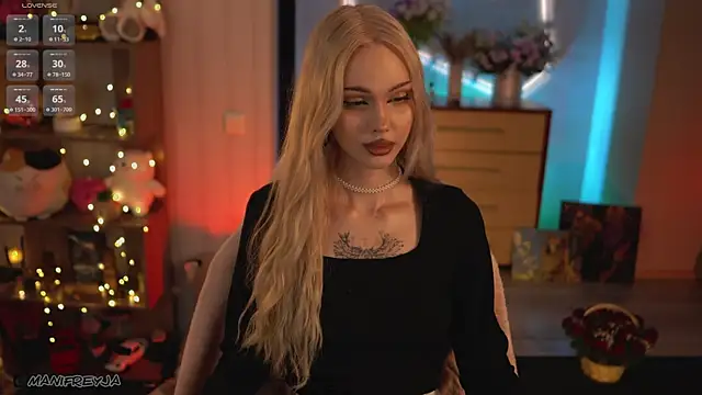 ManiFreyja online show from April 25, 2026, 8:50 pm