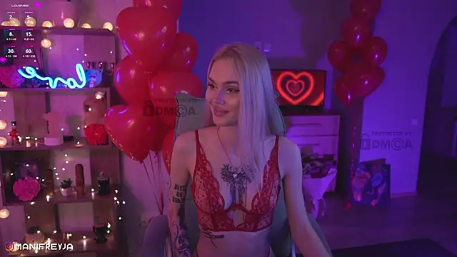 ManiFreyja online show from February 15, 2025, 9:06 pm