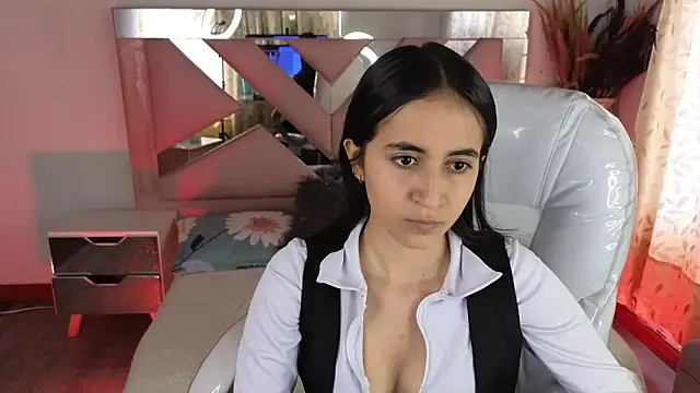 Mia Fischer online show from February 5, 2026, 7:10 pm